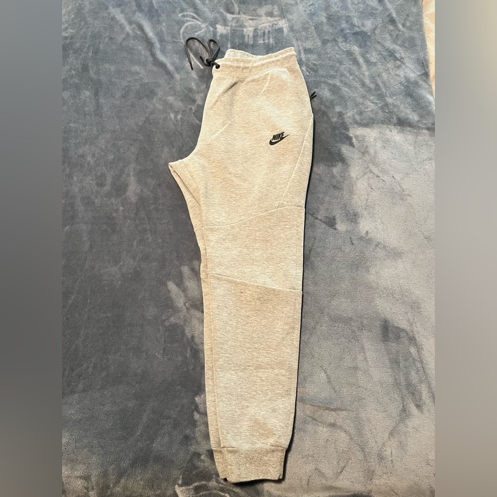 Nike Tech sweat pants. Worn once.